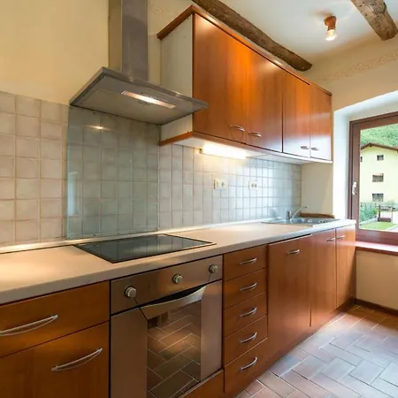 Polovnik House Holiday home Srpenica