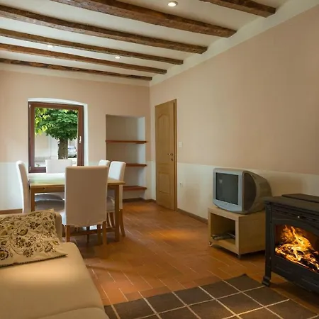 Polovnik House Holiday home